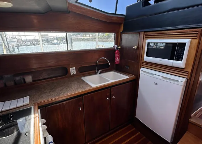 Botel Seadream Classic Yacht *