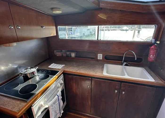 Seadream Classic Yacht Botel